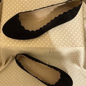 Crown Vintage light weight flats. Super girly and cute!